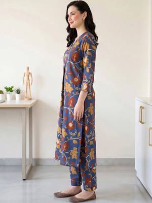women floral printed regular cotton kurta with trousers 3