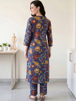 women floral printed regular cotton kurta with trousers 4