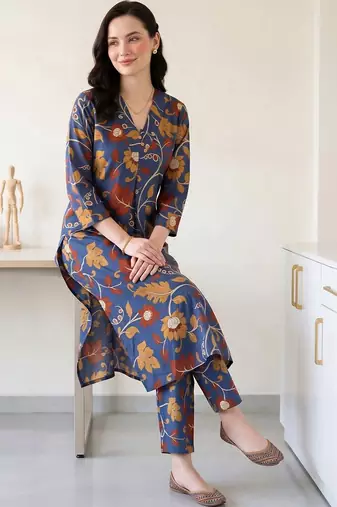 women floral printed regular cotton kurta with trousers