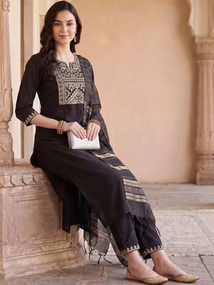 women ethnic motifs embroidered regular thread work liva kurta with trousers & with dupatta 5