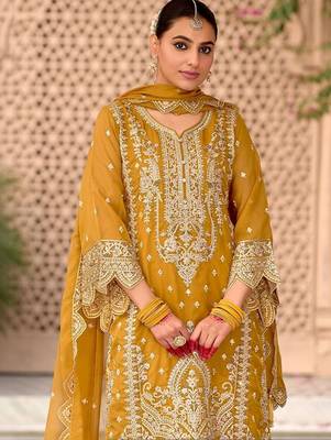 women ethnic motifs embroidered regular thread work kurta with trousers & with dupatta 4