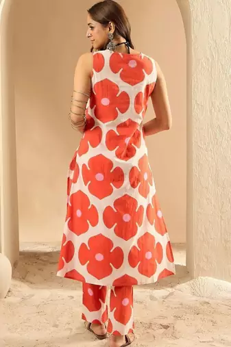 women floral printed regular cotton kurta with trousers
