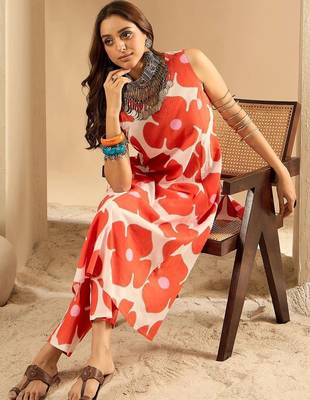 women floral printed regular cotton kurta with trousers 6