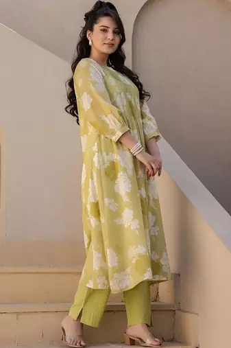 women floral printed regular cotton kurta with trousers