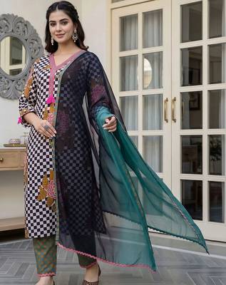 women ethnic motifs printed regular cotton kurta with trousers & with dupatta 6