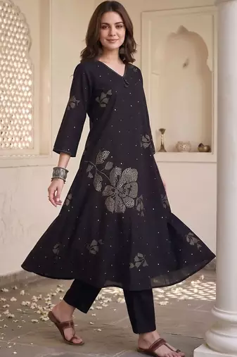 women floral printed regular cotton kurta with trousers