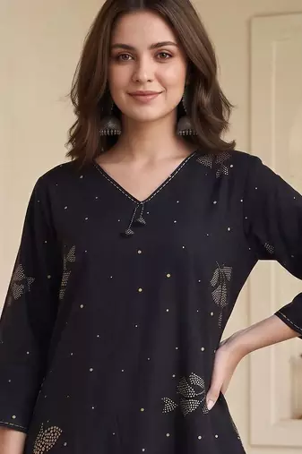 women floral printed regular cotton kurta with trousers