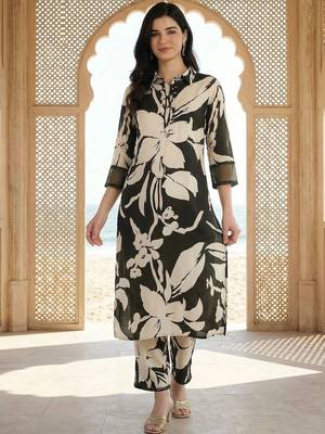 women floral printed regular kurta with trousers 5