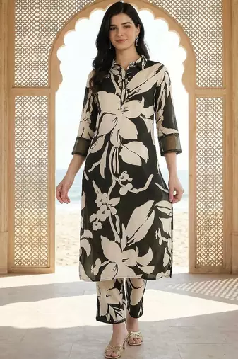 women floral printed regular kurta with trousers