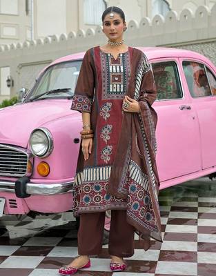 women ethnic motifs printed regular cotton kurta with trousers & with dupatta 1
