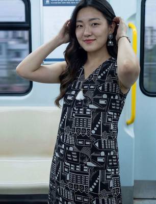 women printed regular cotton kurta with trousers 2