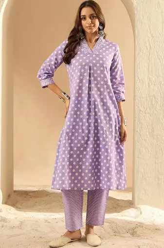 women printed regular thread work cotton kurta with trousers