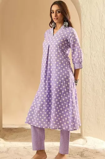 women printed regular thread work cotton kurta with trousers