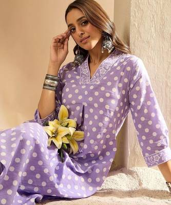 women printed regular thread work cotton kurta with trousers 5