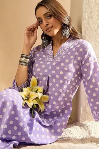 women printed regular thread work cotton kurta with trousers