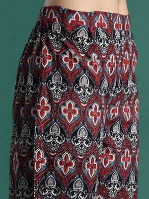 women ethnic motifs printed regular cotton kurta with palazzos & with dupatta 6