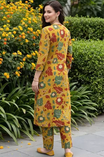 women floral printed regular cotton kurta with trousers
