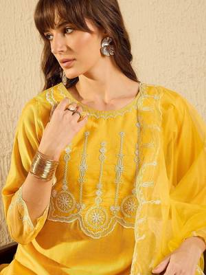 women ethnic motifs embroidered regular thread work liva kurta with trousers & with dupatta 2