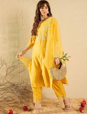 women ethnic motifs embroidered regular thread work liva kurta with trousers & with dupatta 3