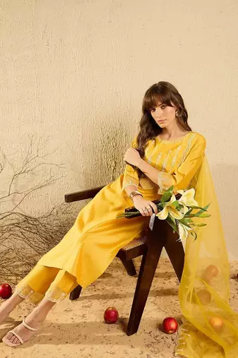 women ethnic motifs embroidered regular thread work liva kurta with trousers & with dupatta