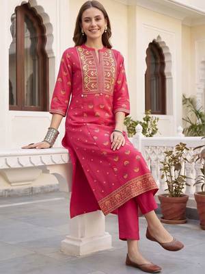 women ethnic motifs printed regular thread work cotton kurta with trousers 4