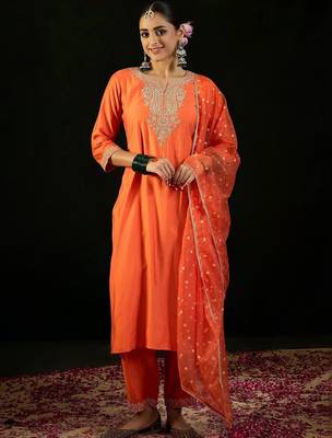women ethnic motifs embroidered regular thread work liva kurta with trousers & with dupatta 1