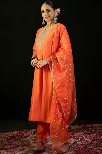 women ethnic motifs embroidered regular thread work liva kurta with trousers & with dupatta