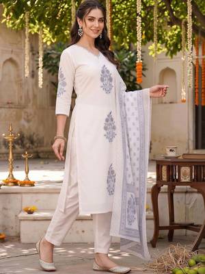 women ethnic motifs printed regular cotton kurta with trousers & with dupatta 1