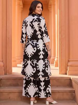 women ethnic motifs printed regular cotton kurta with palazzos 4
