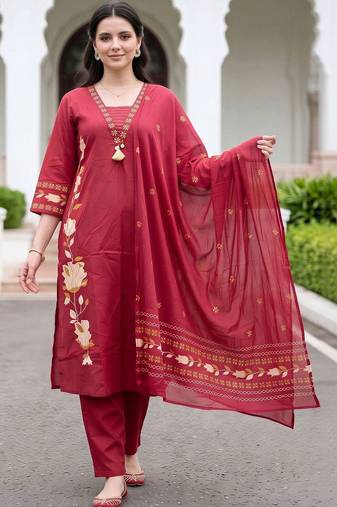 women floral embroidered regular thread work cotton kurta with trousers & with dupatta