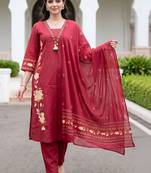 women floral embroidered regular thread work cotton kurta with trousers & with dupatta