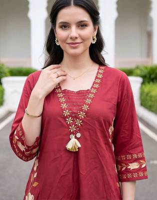 women floral embroidered regular thread work cotton kurta with trousers & with dupatta 2