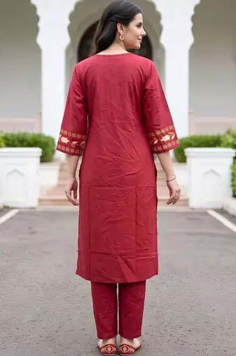 women floral embroidered regular thread work cotton kurta with trousers & with dupatta