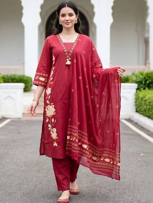 women floral embroidered regular thread work cotton kurta with trousers & with dupatta 6