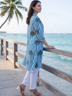 women printed regular cotton kurta with trousers 3