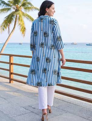 women printed regular cotton kurta with trousers 4