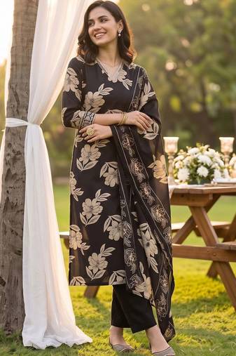 women floral printed regular thread work chanderi silk kurta with trousers & with dupatta