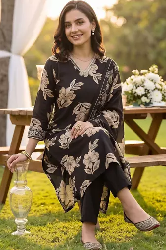 women floral printed regular thread work chanderi silk kurta with trousers & with dupatta