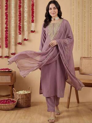 women ethnic motifs embroidered regular thread work kurta with trousers & with dupatta 1