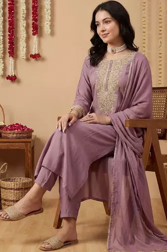 women ethnic motifs embroidered regular thread work kurta with trousers & with dupatta