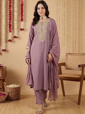 women ethnic motifs embroidered regular thread work kurta with trousers & with dupatta 6