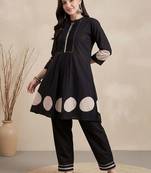 women printed regular cotton kurta with trousers