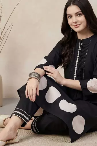 women printed regular cotton kurta with trousers