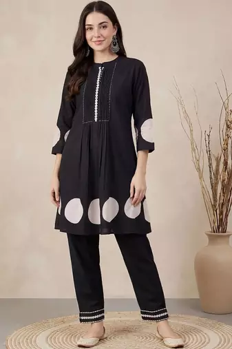 women printed regular cotton kurta with trousers