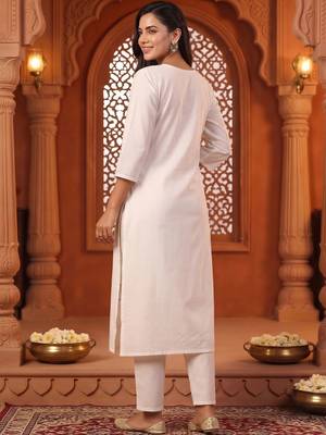 women printed regular cotton kurta with trousers 4