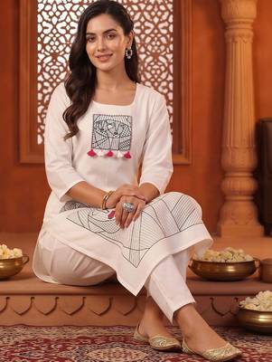women printed regular cotton kurta with trousers 5