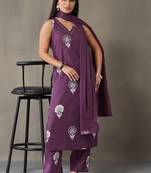 Wine Women Floral Printed Regular Pure Cotton Kurta with Trousers & With Dupatta