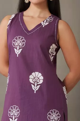 Wine Women Floral Printed Regular Pure Cotton Kurta with Trousers & With Dupatta