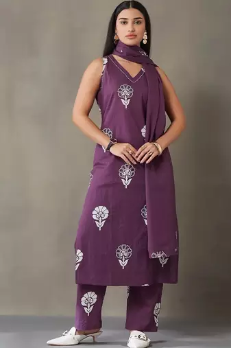 Wine Women Floral Printed Regular Pure Cotton Kurta with Trousers & With Dupatta