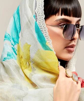 women floral printed regular kurta with trousers & with dupatta 4